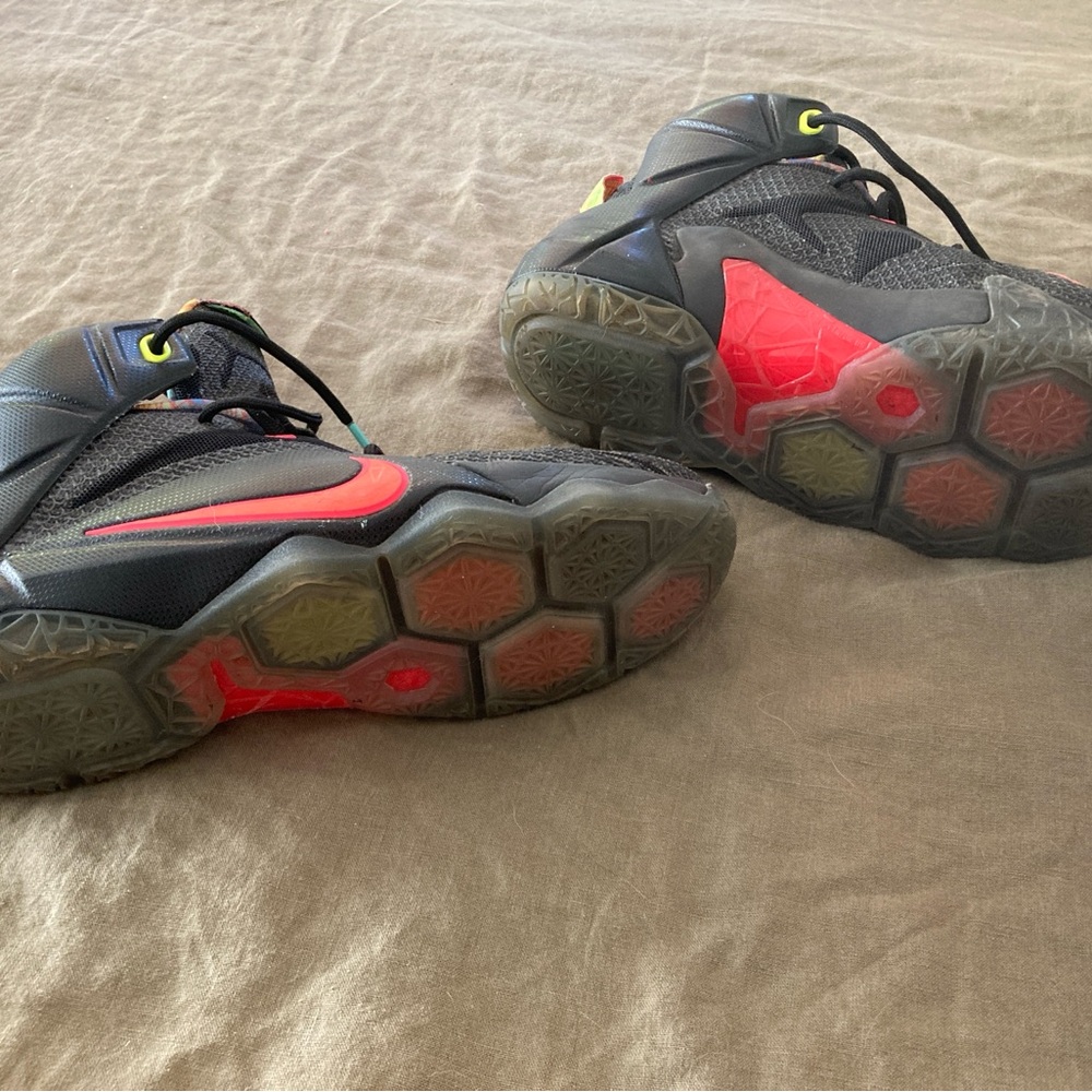 Nike LeBron Sneakers - 5.5Y /7.5W /Eur 38 - black w neon accents - 2014 ed - Picture 5 of 8